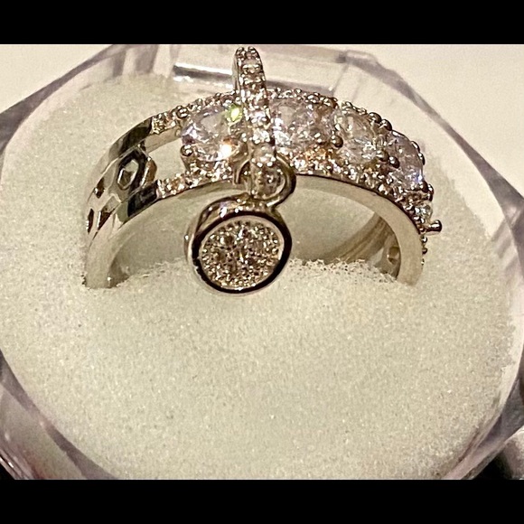 Silver ring size 8.75 - Picture 5 of 8